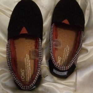 Tom's size 13.5 slip on faux fur lined shoes